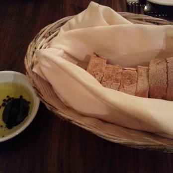 Il Postino - Complementary bread - Italian Near Me - Unionville, Ontario