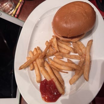 Clyde's at Mark Center - Kid's cheeseburger - American Near Me - Alexandria, Virginia