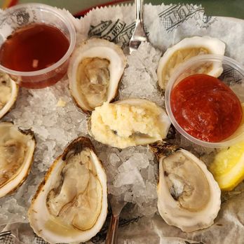 St Paul Fish Company - Fresh oysters - Seafood Near Me - Milwaukee, Wisconsin