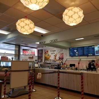 Sweet Berry - Interior - Ice Cream & Frozen Yogurt Near Me - Fairfax, Virginia