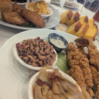 Kelsey's - Fried fish, cabbage, Black Eyed Peas, cornbread, fried chicken, macaroni and cheese, collard greens - Soul Food Near Me - Atlantic City, New Jersey