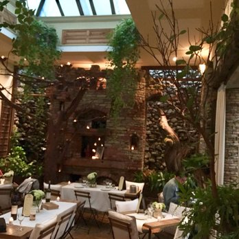 Le Petit Café - Dining area - Coffee & Tea Near Me - Brooklyn, New York