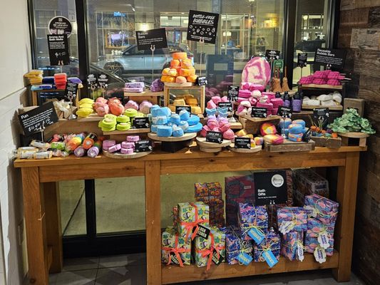 Lush Cosmetics Harbor East by null