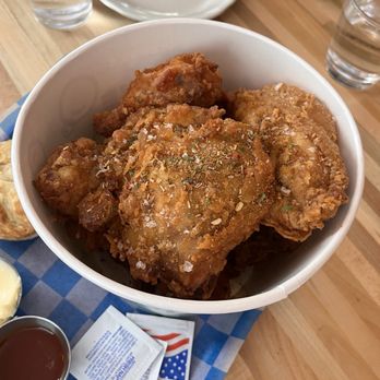 Bunny's Buckets & Bubbles - Fried chicken - Chicken Shop Near Me - Baltimore, Maryland