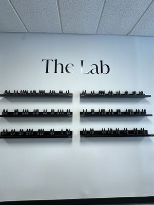 Bright Black. by null