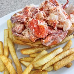 Temple Street Diner - Lobster Roll (10 Oz.)