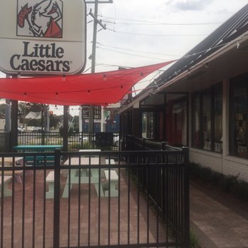 On Ice - Fenced seating, great for kids! - Ice Cream & Frozen Yogurt Near Me - Norfolk, Virginia On Ice - Fenced seating, great for kids! - Ice Cream & Frozen Yogurt Near Me - Norfolk, Virginia
