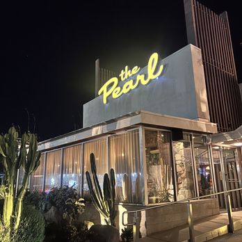 The Pearl Hotel - Front of the building - San Diego, CA