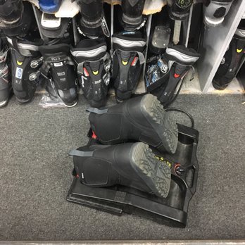 Phil's Ski & Snowboard - Heat molding boots - Ski & Snowboard Shops Near Me - Costa Mesa, California Phil's Ski & Snowboard - Heat molding boots - Ski & Snowboard Shops Near Me - Costa Mesa, California