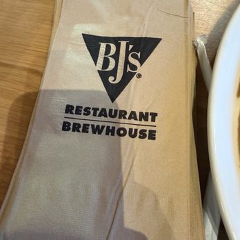 BJ's Restaurant & Brewhouse - Breweries Near Me - Phoenix, Arizona