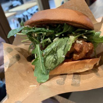 Jureskogs - Friterad kycklinglårfile burgare - Burgers Near Me - Stockholm, Alberta