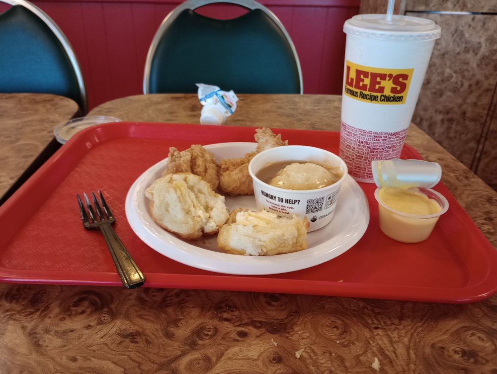 LEE S FAMOUS RECIPE CHICKEN Updated July 2025 2410 National Rd W O