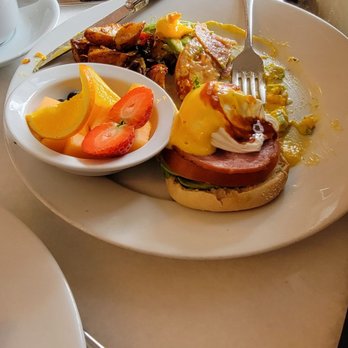 Immigrant Son Caffe - CLASSIC BENEDICT W/ FRESH AVOCADO, TOMATO!!!! :) - New American Near Me - Ventura, California Immigrant Son Caffe - CLASSIC BENEDICT W/ FRESH AVOCADO, TOMATO!!!! :) - New American Near Me - Ventura, California