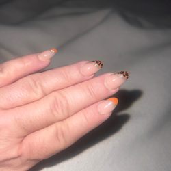 Clawed Nail Salon