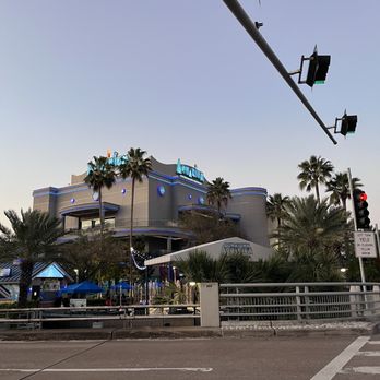 Aquarium Restaurant - Outdoor view - Seafood Near Me - Houston, Texas