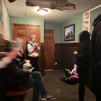 Alabama Hotel - People are stuck because of the storm. - American Near Me - Basom, New York Alabama Hotel - People are stuck because of the storm. - American Near Me - Basom, New York