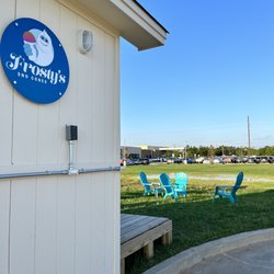 Frosty’s Sno Cones - Seating
