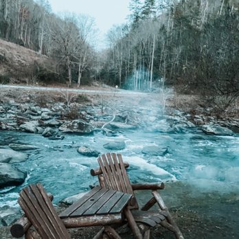 Tapoco Lodge Resort - Fire pit view - Hotels Near Me - Robbinsville, North Carolina