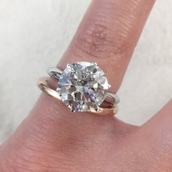 Los Angeles Diamond Factory - 3ct round brilliant with a rose gold wedding band