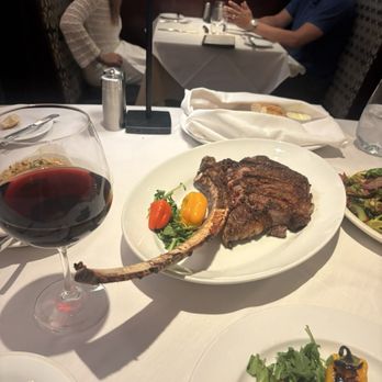 Arroyo Chop House - Tomahawk - Steakhouses Near Me - Pasadena, California