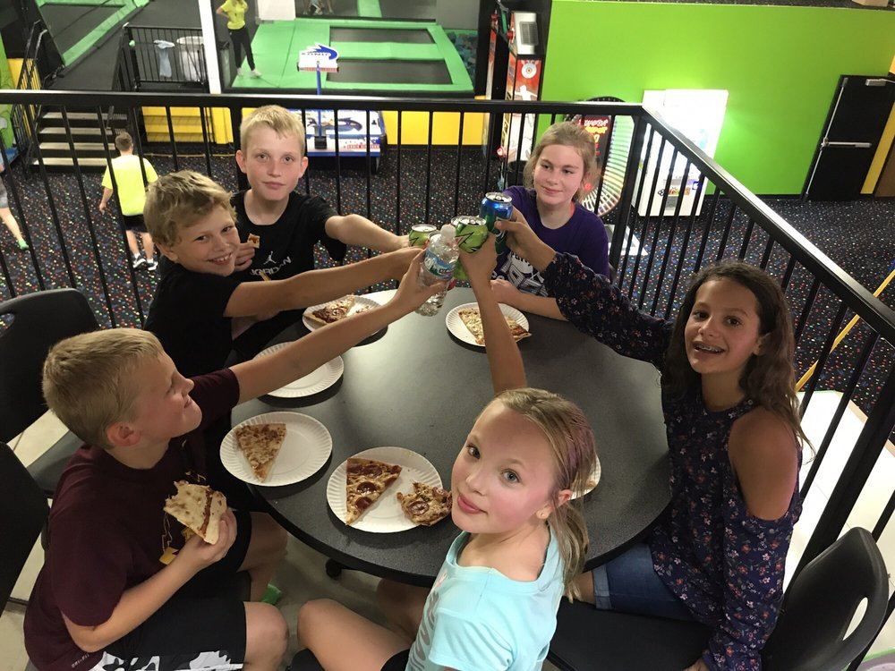 AIRMAXX TRAMPOLINE PARK AND FUN CENTER CLOSED Trampoline Park at