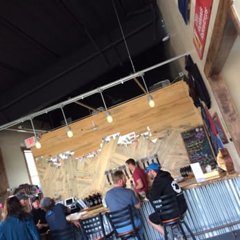 Broken Compass Brewing - The bar - Breweries Near Me - Breckenridge, Colorado