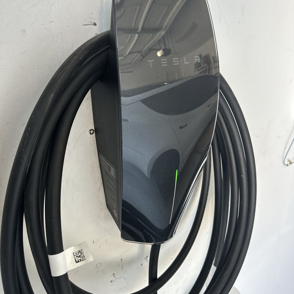 Tesla wall charger Tesla wall charger