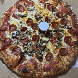 Large traditional with mushrooms and pepperoni