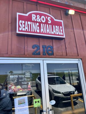 R & O Restaurant and Catering by null