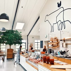 Steensgaards Gårdbutik & Spiseri - 餐厅z挑高明亮