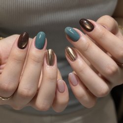 Nails & Eyelashes by Dee