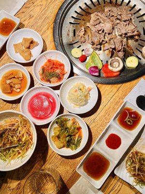 8oz Korean Steak House and Bar by null