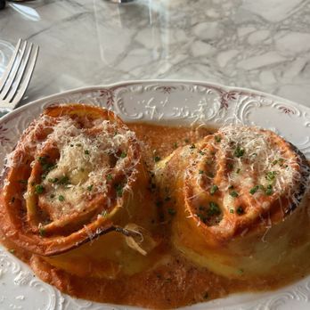 Lupo - Roseline - Italian Near Me - Banff, Alberta