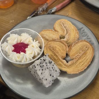Royal Buffet and Grill - Dessert - Asian Fusion Near Me - Philadelphia, Pennsylvania