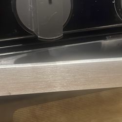 Convenient Appliance Service - There's a gap in the glass and oven