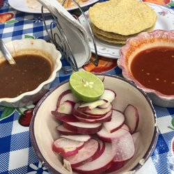 Cenaduría Ely's - Toppings for the Pozole