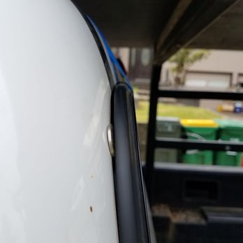 MS Glass Outlet - Drivers side gasket gap - Auto Glass Services Near Me - Beaverton, Oregon MS Glass Outlet - Drivers side gasket gap - Auto Glass Services Near Me - Beaverton, Oregon