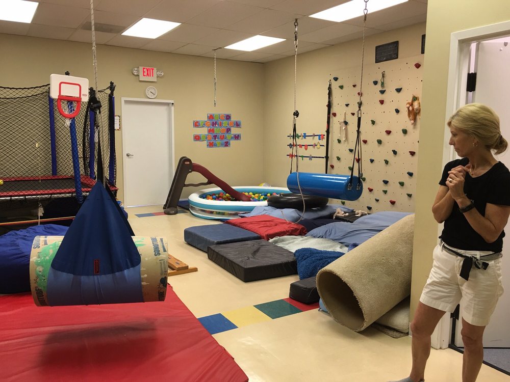 Play2Learn - child therapist in Town and Country, MO