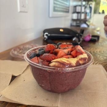 Thrive Juice Lab - Thrive Acai Bowl - Juice Bars & Smoothies Near Me - Newport Beach, California Thrive Juice Lab - Thrive Acai Bowl - Juice Bars & Smoothies Near Me - Newport Beach, California