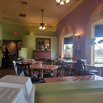 Fresno Breakfast House - Seating and open decor - Breakfast & Brunch Near Me - Fresno, California Fresno Breakfast House - Seating and open decor - Breakfast & Brunch Near Me - Fresno, California