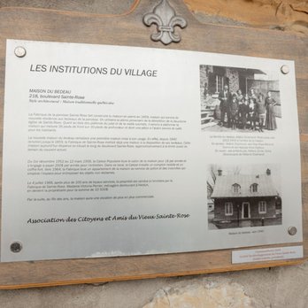 Le Berlingot - a plaque describing the history of les institutions du village - Ice Cream & Frozen Yogurt Near Me - Laval, Quebec Le Berlingot - a plaque describing the history of les institutions du village - Ice Cream & Frozen Yogurt Near Me - Laval, Quebec
