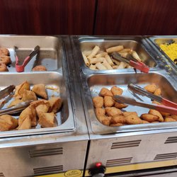 Chand Palace - Samosa, medu vada, cheese pakora, spring roll