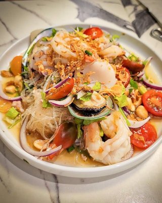 Pomelo | Thai Boutique Restaurant by null