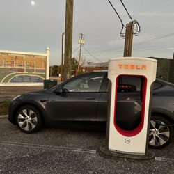 Tesla Supercharger - Map of what to do in city
