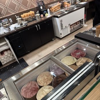 Salt & Straw - Different flavor to try - Ice Cream & Frozen Yogurt Near Me - Dallas, Texas Salt & Straw - Different flavor to try - Ice Cream & Frozen Yogurt Near Me - Dallas, Texas