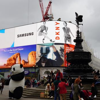 Piccadilly Circus - Landmarks & Historical Buildings Near Me - London, XGL Piccadilly Circus - Landmarks & Historical Buildings Near Me - London, XGL