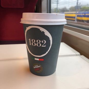 Café Vergnano - Grabbed a hot chocolate with soy milk for the train! - Cafes Near Me - Amsterdam, New Hampshire