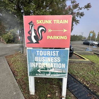 Skunk Train - Ample free parkings - Trains Near Me - Willits, California