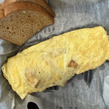 Eggs Up Grill - Baja Chicken Omelet - hash browns are MISSING - Waffles Near Me - Huntsville, Alabama