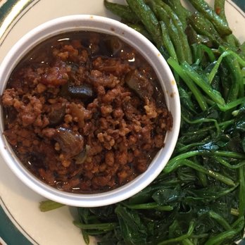 Yu's Garden - Lunch special with ground pork in soy sauce with pickled veg, seared green beans, and spinach. - Taiwanese Near Me - Irvine, California Yu's Garden - Lunch special with ground pork in soy sauce with pickled veg, seared green beans, and spinach. - Taiwanese Near Me - Irvine, California